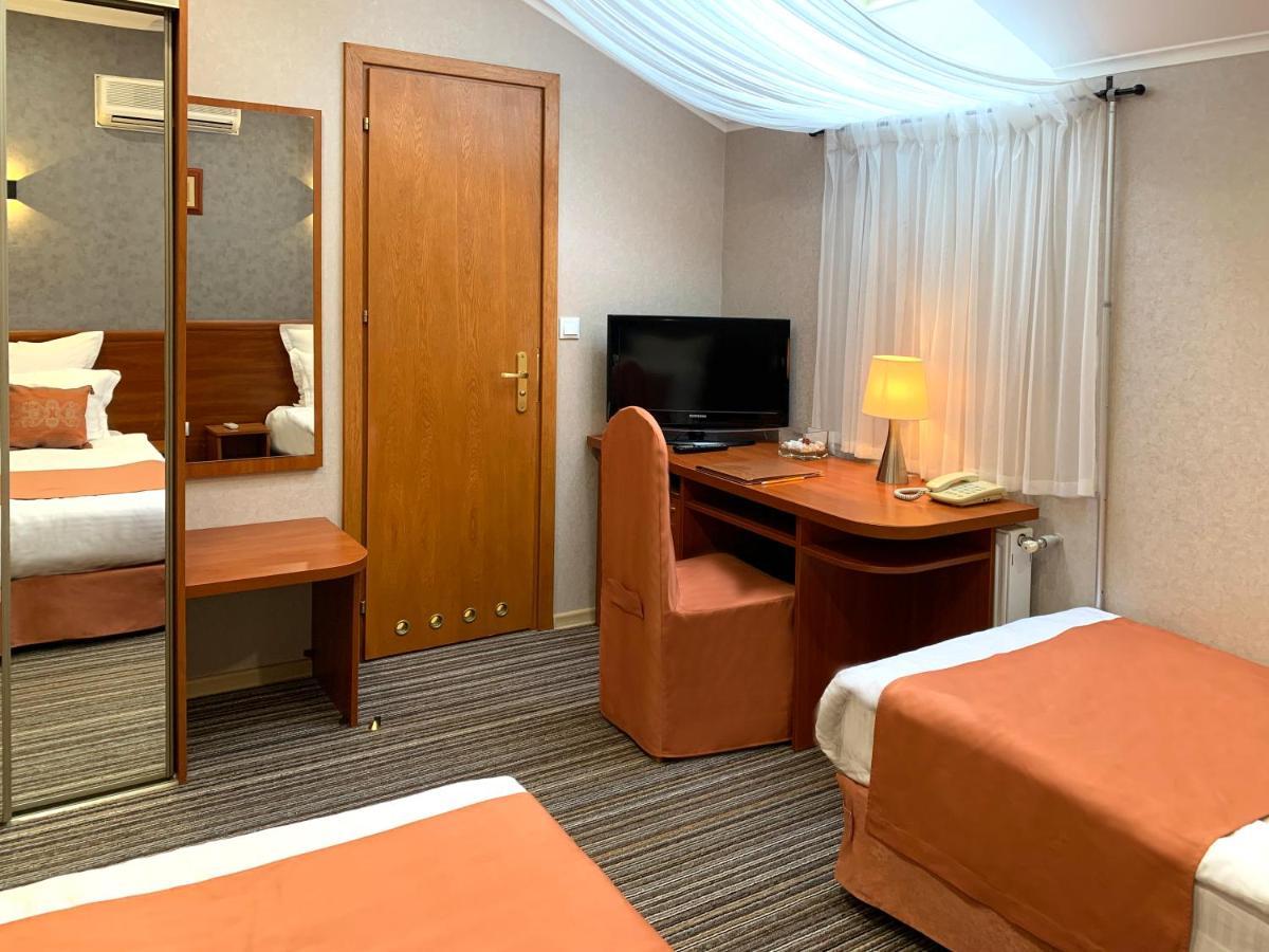 Economy Room In Hotel Eney Lviv Exterior photo